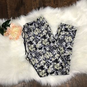 Lululemon jet crop slim pants size 6